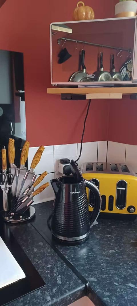 Apartment | Private kitchen | Fridge, microwave, oven, stovetop