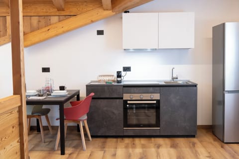 Luxury Apartment, Mountain View | Down comforters, desk, laptop workspace, soundproofing