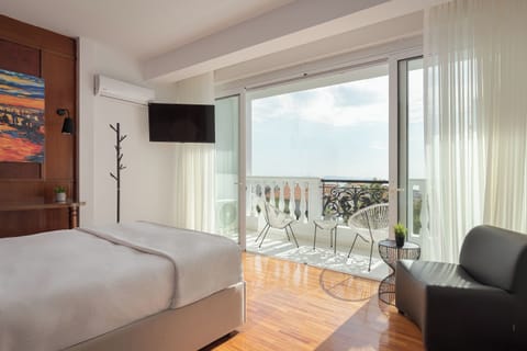 Superior House, Mountain View | 5 bedrooms, Egyptian cotton sheets, premium bedding, memory foam beds