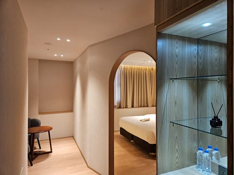 Signature Double A | Down comforters, free minibar, soundproofing, free WiFi