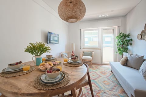 Apartment | Living room | Flat-screen TV