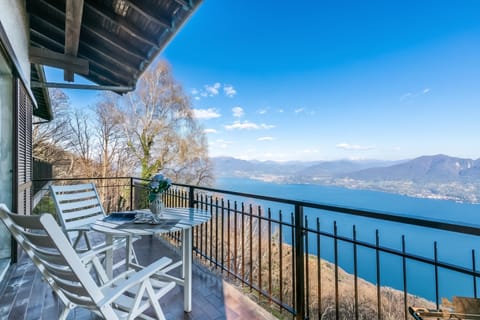 Family Villa, 3 Bedrooms, Balcony, Mountainside (Lago Azzurro Villa: Infinity Lake) | Outdoor dining