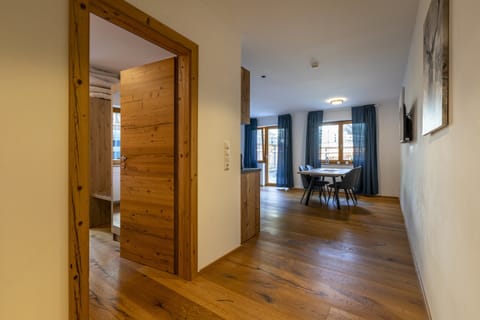 Apartment | Reception