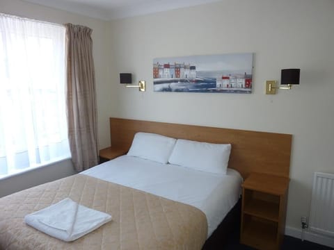 Deluxe Double Room, 1 Double Bed, Non Smoking, City View | Iron/ironing board, free WiFi