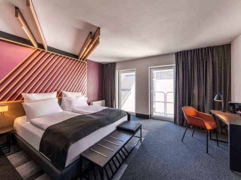 Premium Double Room | Desk, blackout drapes, soundproofing, WiFi (free)