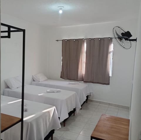 Business Room | Desk, WiFi (free), bed sheets