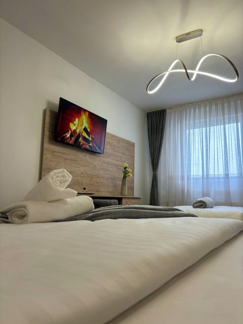 Deluxe Suite | Desk, laptop workspace, free cribs/infant beds, free WiFi