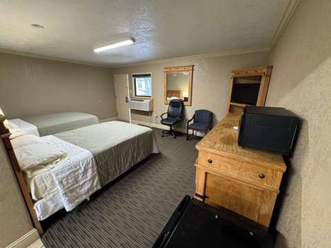 Standard Double Room, Courtyard View | Desk, free WiFi