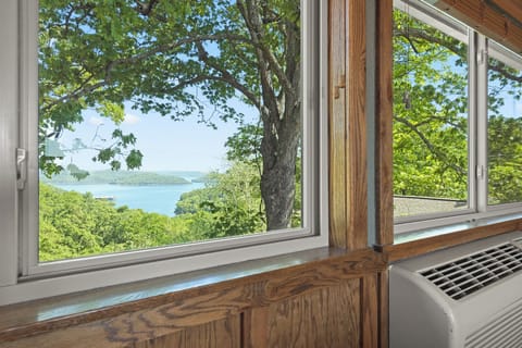 Iron/ironing board, free WiFi