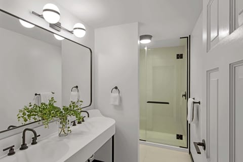 Studio Suite, Multiple Beds (Historic) | Frette Italian sheets, premium bedding, pillowtop beds, minibar