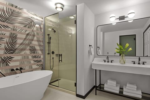 Frette Italian sheets, premium bedding, pillowtop beds, minibar