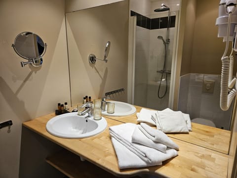 Standard Double Room (8) | In-room safe, iron/ironing board, free WiFi