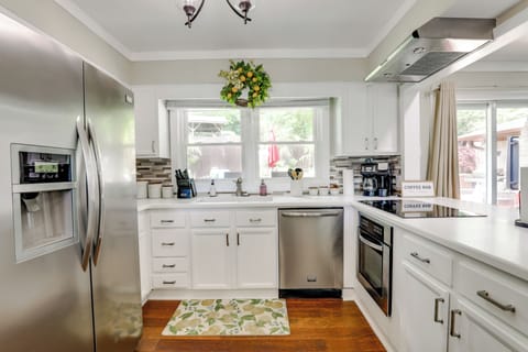 House (5 Bedrooms) | Interior