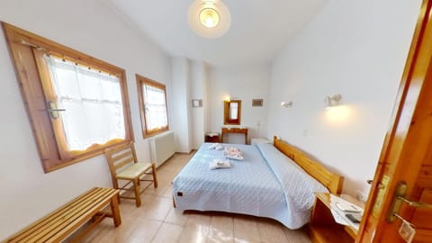 Laptop workspace, free WiFi