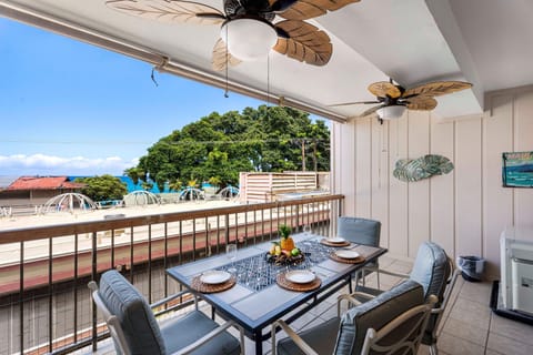Condo, 1 King Bed with Sofa bed (Kona Plaza#203) | Dining