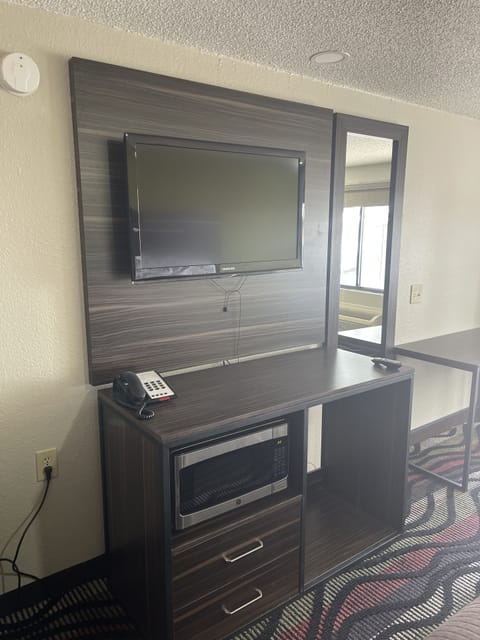 In-room safe, desk, iron/ironing board, free WiFi