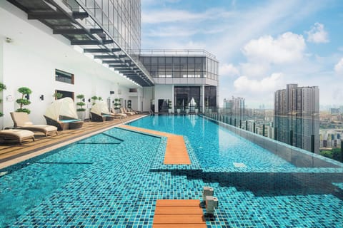 Rooftop pool