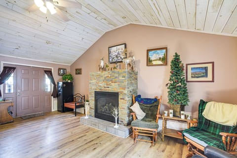 House (2 Bedrooms) | Interior