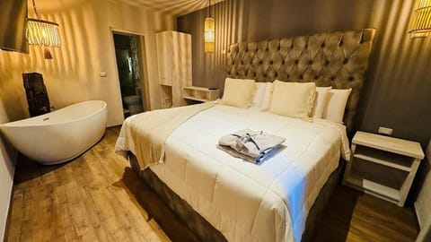 Deluxe Room | Premium bedding, free WiFi, bed sheets