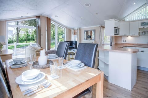 32-inch TV with cable channels