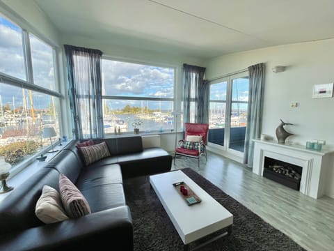 Bungalow, 3 Bedrooms, Patio, Garden View | Living area