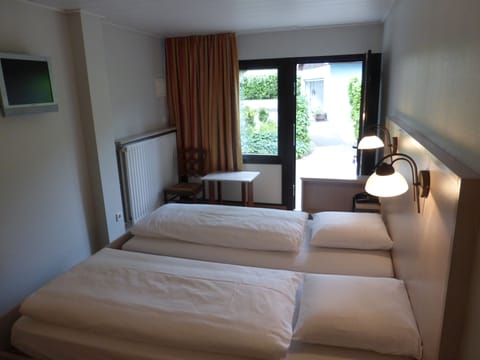 In-room safe, desk, iron/ironing board, free WiFi