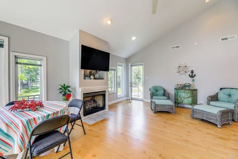 House (2 Bedrooms) | Interior