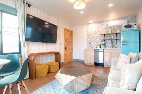 Luxury Suite, 2 Bedrooms, Patio, Bay View | Individually decorated, individually furnished, free WiFi, bed sheets