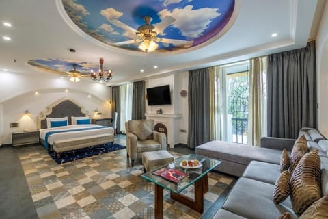 Privilege Suite | In-room safe, free WiFi, bed sheets