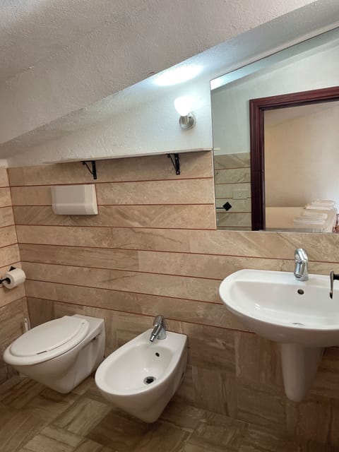 CAMERA ECONOMY MANSARDA | Bathroom | Hair dryer