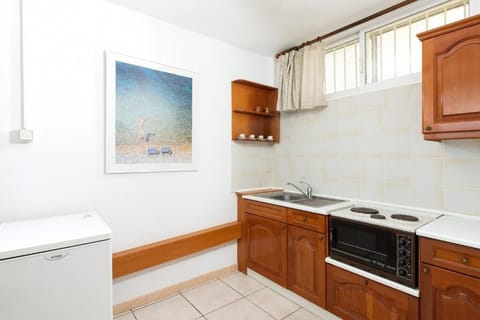 Semi basement | Free WiFi