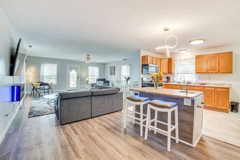 House (2 Bedrooms) | Interior