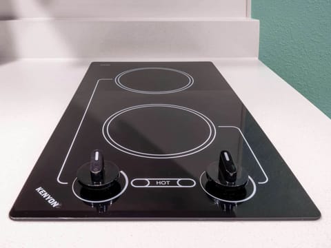 Full-size fridge, microwave, stovetop