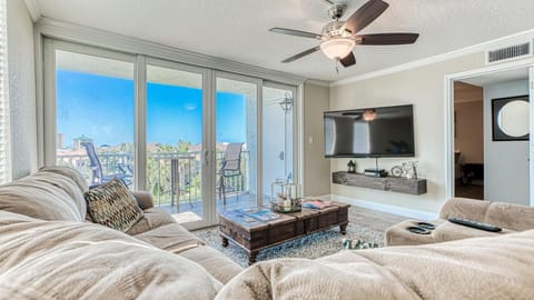 Condo, Multiple Beds, Canal View (Dolphin Point 402B) | Living area