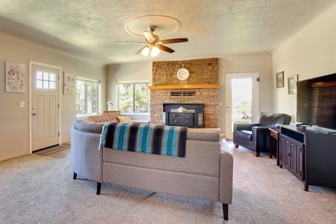 House (2 Bedrooms) | Interior