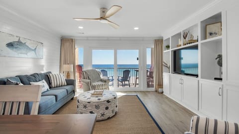 Condo, Multiple Beds, Patio, Ocean View (Destin Seafarer Unit 211) | Living area