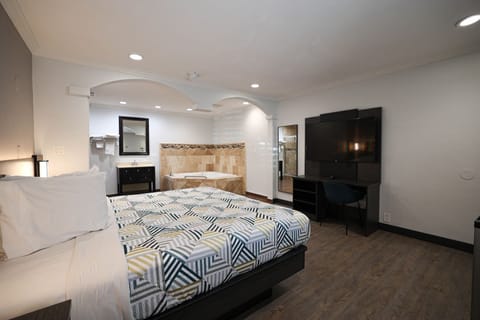 Desk, blackout drapes, free WiFi, bed sheets