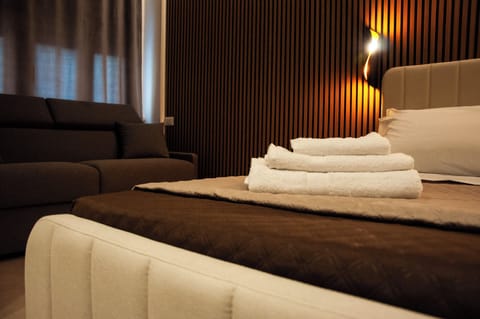 Superior Suite | In-room safe, desk, blackout drapes, soundproofing