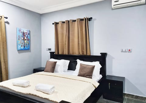 1 bedroom, iron/ironing board, WiFi (free)