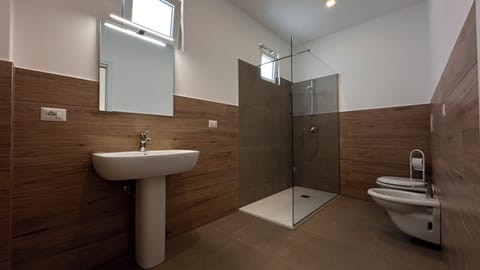 Hair dryer, towels, toilet paper