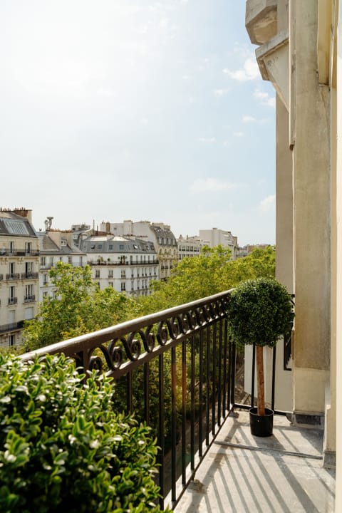 City Room, Balcony | Balcony