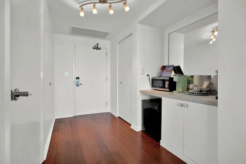 Comfort Studio Suite, Ocean View | Blackout drapes, iron/ironing board, free WiFi