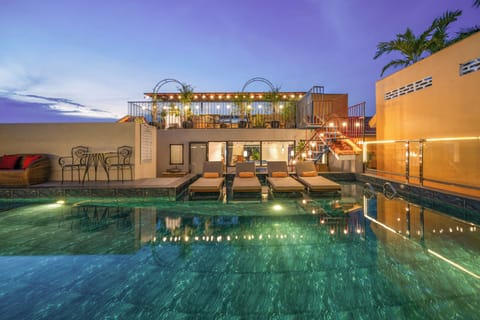 2 outdoor pools, pool umbrellas, sun loungers