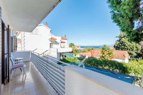 Apartment (Apartment Mia-Three Bedroom Apartment) | Balcony