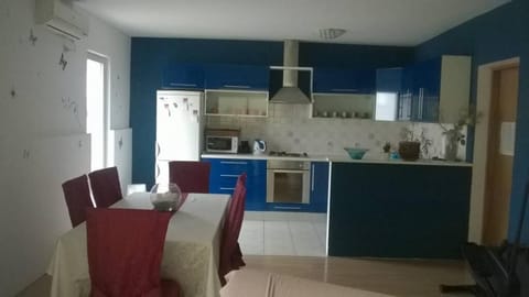 Apartment (Apartment Roksy - Two-Bedroom Apartme) | Private kitchen | Fridge