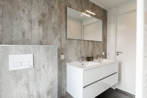 Comfort Chalet, Patio (Ravenbosch) | Bathroom | Shower