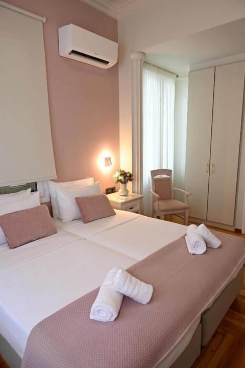 Double or Twin Room | Free WiFi