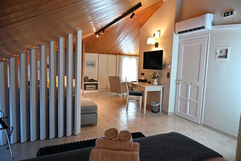 Suite, Balcony | Free WiFi