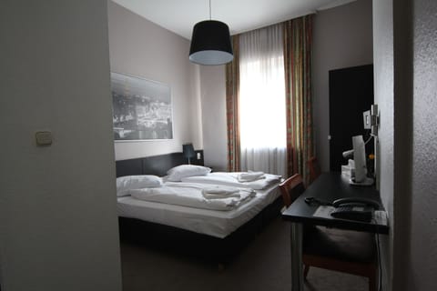 Double Room | Minibar, in-room safe, desk, soundproofing