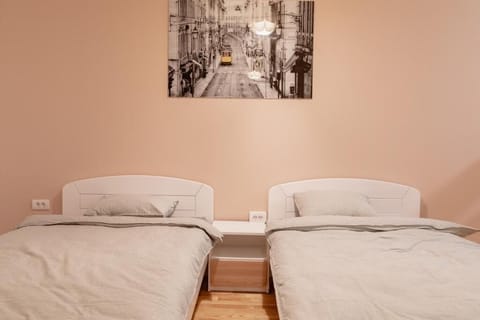 Family Room | Free WiFi, bed sheets